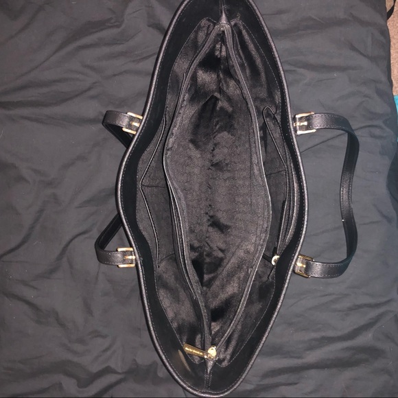 Large Michael Kors Tote - Picture 8 of 8